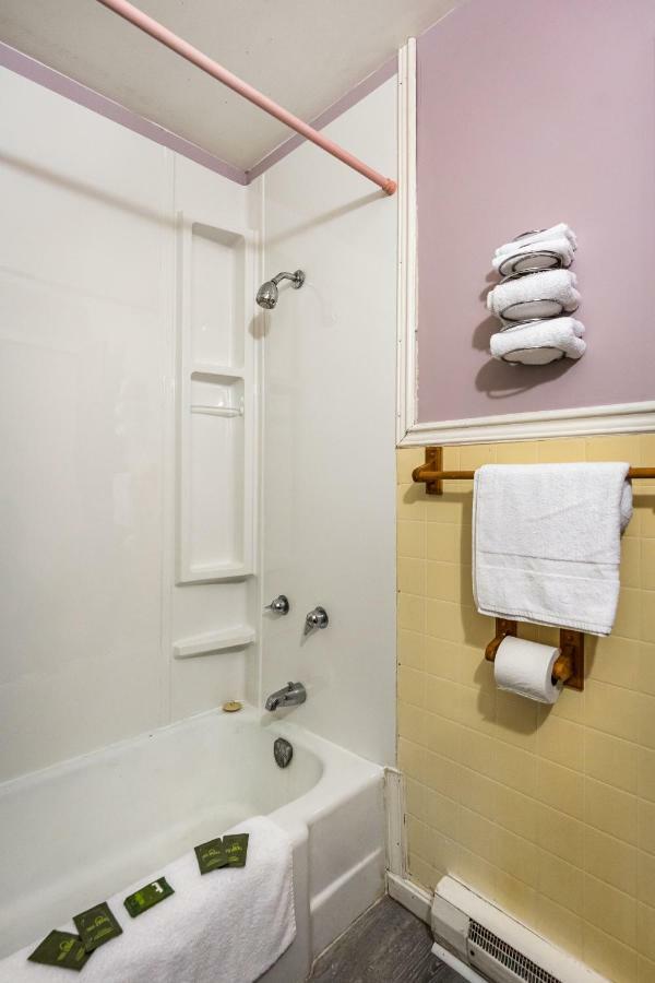 Long Sault Motel ภายนอก รูปภาพ
